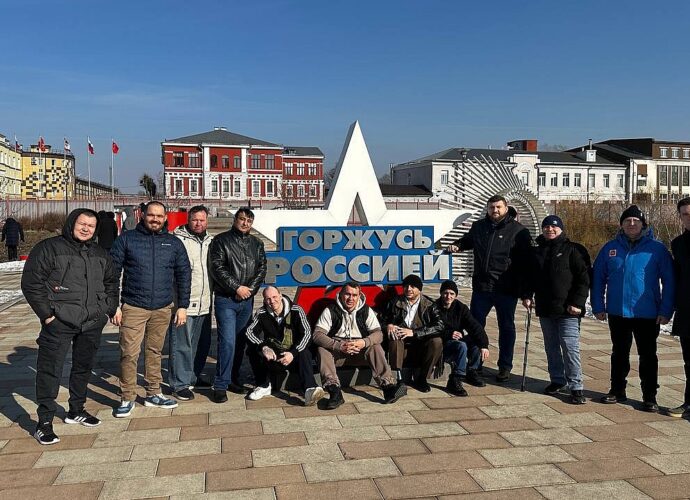 Челябинские следж-хоккеисты приехали в гости в Тулу