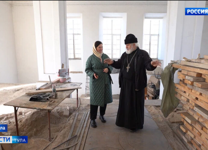 С помощью Божьей: тульский настоятель восстанавливает 300-летний исторический пол
