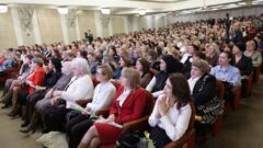 Дмитрий Миляев поздравил женщин с наступающим днём 8 Марта