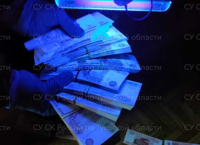 Взятка за ток: в Узловой сотрудники электросетевой компании обвиняются в получении 5 млн. рублей