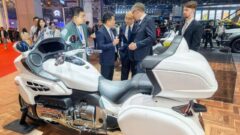 Туляки на автовыставке в Китае посетили стенд компании "Грейт Волл Мотор" Туляки на автовыставке в Китае посетили стенд компании "Грейт Волл Мотор"