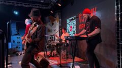 Тульская группа "Гай Гарин" выступила на квартирнике в  пространстве “Девятка”