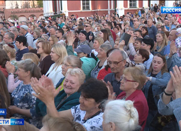 Песни Победы: концерт хора Турецкого в Тульском кремле