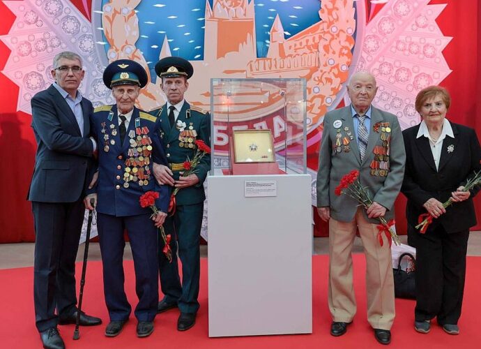 Тульского кремля 21 апреля состоялось открытие выставки «Одна на всех. Победа!»