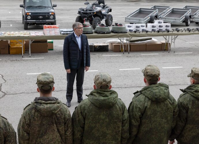 Дмитрий Миляев передал военным на СВО технику и оборудование