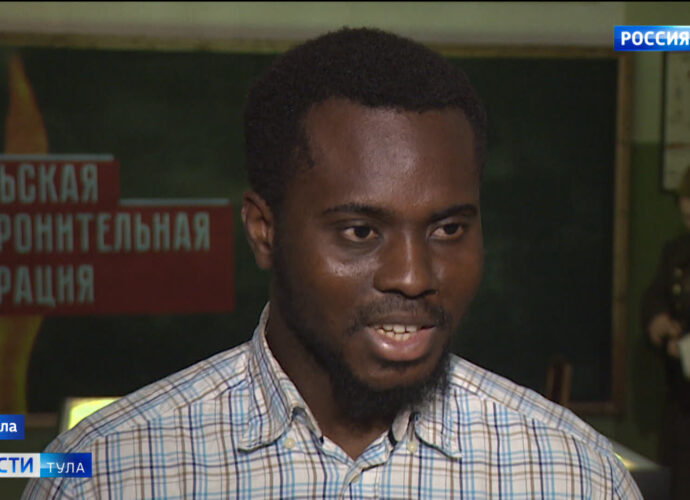 "Я почувствовал то, что прошли русские: Для иностранных студентов провели экскурсию по Музею обороны Тулы