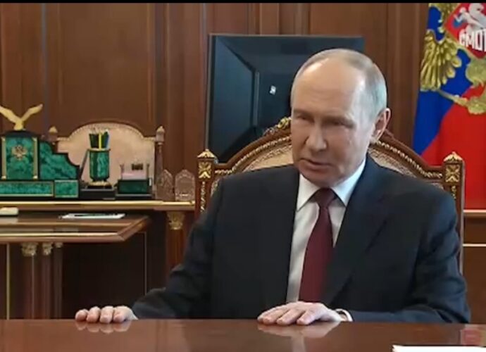 Владимир Путин объявил перемирие