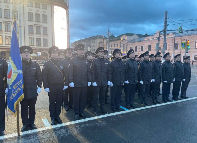 На площади Ленина в Туле проходит репетиция парада в честь 80-летия Победы
