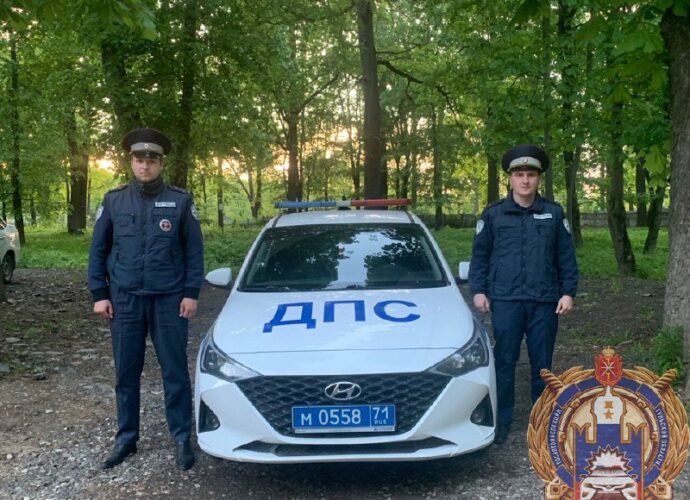 В Туле экипаж ДПС догнал пьяного водителя, совершившего аварию