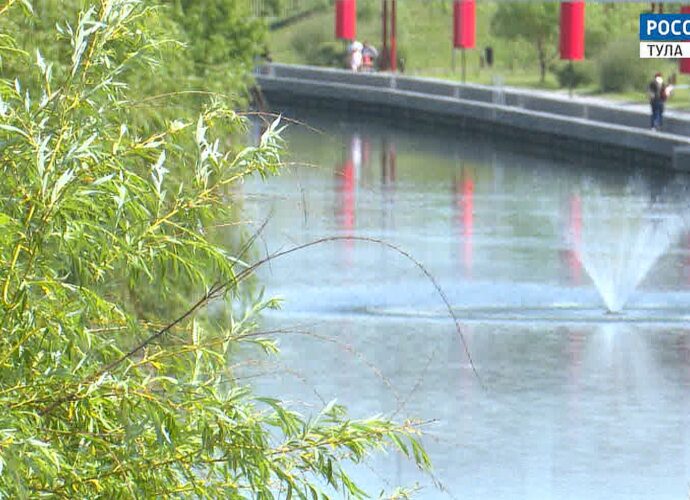  7 мая в городе установилась по-летнему жаркая погода. Чтобы охладить раскалённый асфальт и приземный слой воздуха, администрация запустила процесс увлажнения и аэрации улиц.