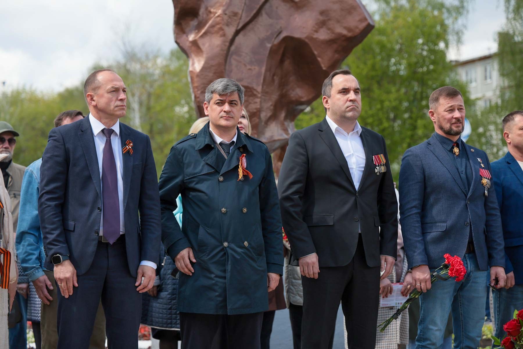В Узловой торжественно открыли «Мемориал Героям» В Узловой торжественно открыли «Мемориал Героям»