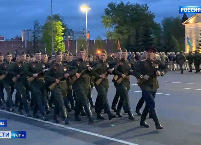 Первая репетиция парада в центре Тулы. Прямое включение с площади Ленина