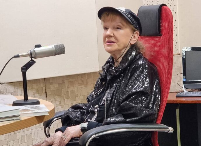 Жанна Бичевская: Звёзды сдулись, а Бичевская живёт и поёт