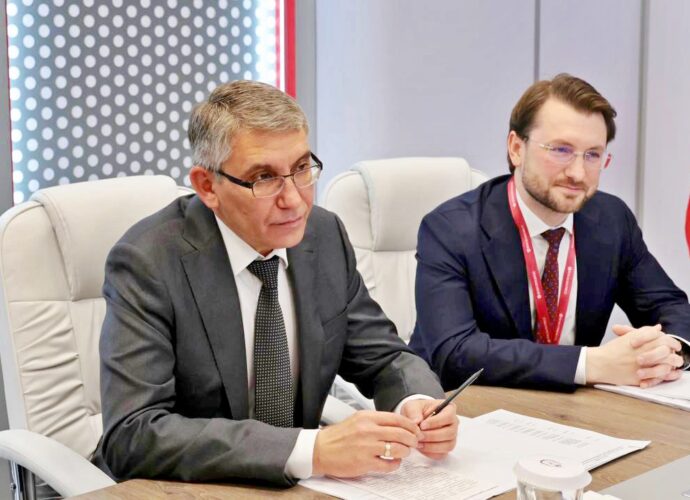 На ПМЭФ-2025 Дмитрий Миляев провёл переговоры с послом Белоруссии