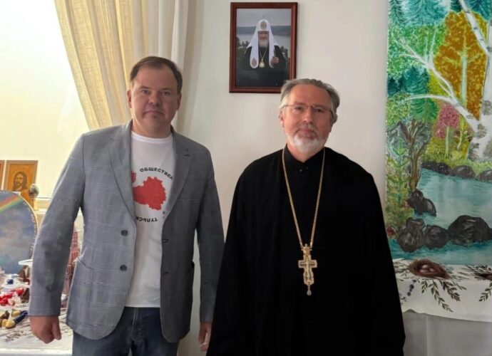Тульский писатель пригласил австралийского священника в оружейную столицу