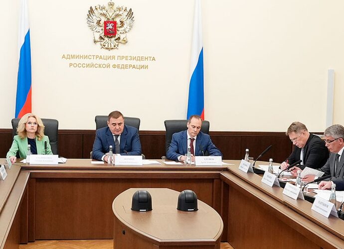 Дмитрий Миляев поднял вопрос о покупке жилья малоимущим многодетным семьям