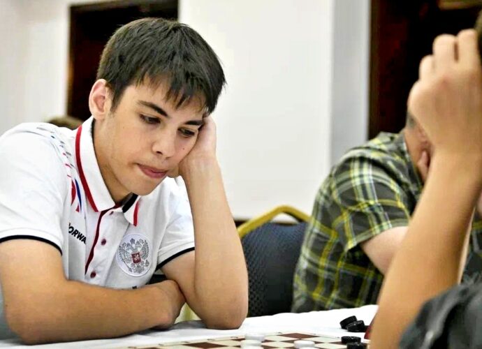 Мастер спорта из Тулы Арсений Цынов