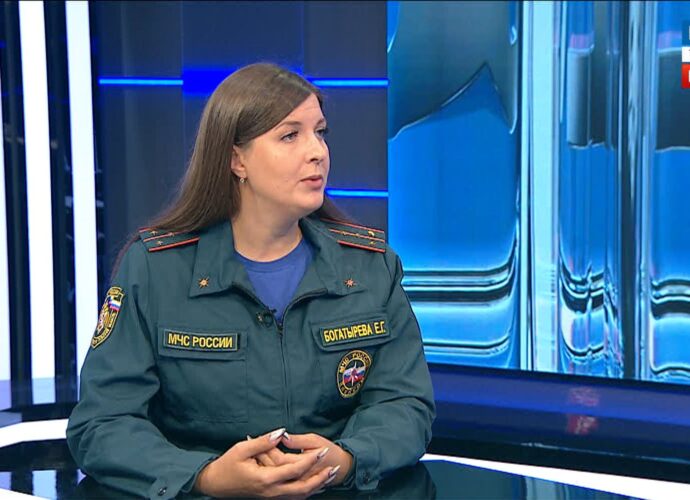 Елена Богатырёва, начальник пресс-службы Главного управления МЧС России по Тульской области, подробно объяснила план действий на случай, если вы заблудились в лесном массиве.