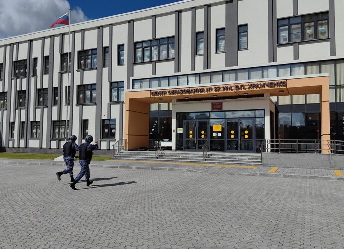 Сотрудники Росгвардии провели антитеррористические учения в Туле