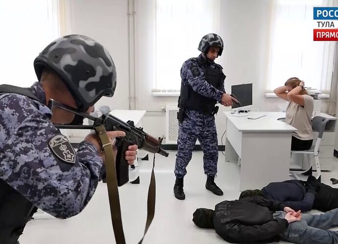 В подразделениях Управления Росгвардии по Тульской области начался зимний период обучения. Занятия, которые продлятся до конца весны, охватят все аспекты служебной деятельности.