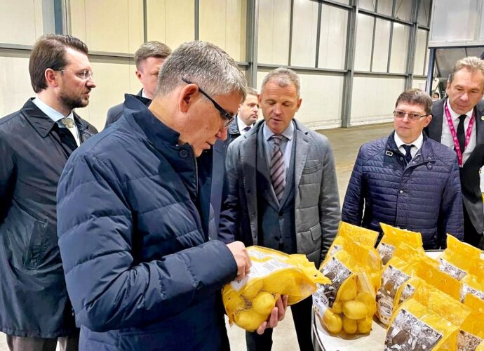 Дмитрий Миляев ознакомился с работой крупного белорусского производителя картофеля