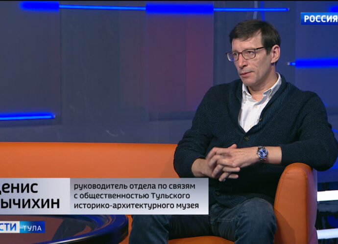 Одни только буквы: Денис Бычихин - о выставке плакатов в ТИАМе