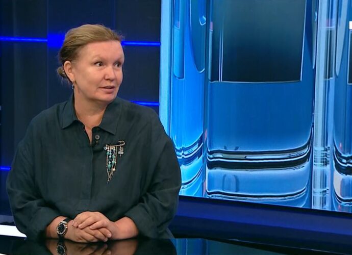 О выставке русской фарфоровой скульптуры рассказала Анна Орлова