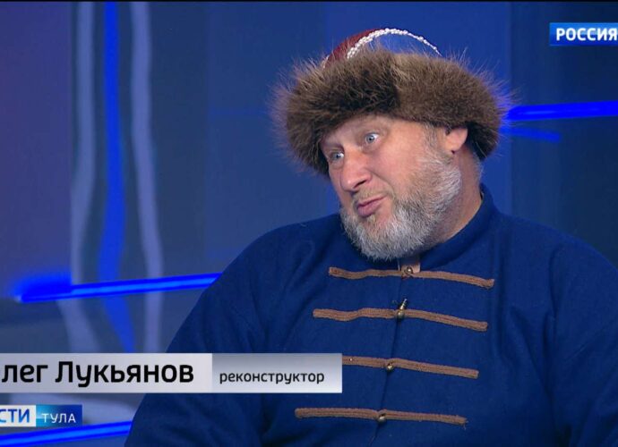 Погостить в ордынской юрте, познакомиться со средневековой модой, принять участие в исторических играх и увидеть зрелищную театрализованную реконструкцию эпизодов средневекового сражения - все это сможем воплотить в жизнь уже на следующие выходные. Главный праздник Первого ратного поля России отмечают ежегодно в 3 субботу сентября - пора строить планы. О программе, запланированной в этом году, спросим одного из участников, реконструктора Олега Лукьянова.