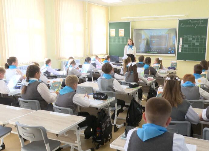 Юные туляки встретили учебный год в отремонтированном Центре образования №6
