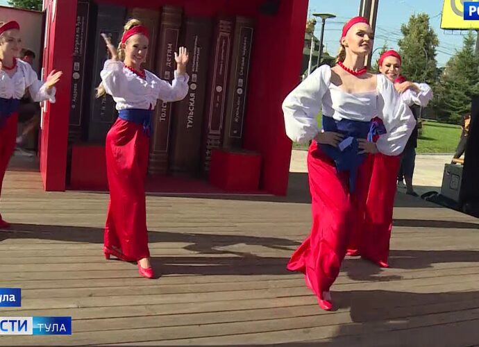 В национальном центре «Россия» на Казанской набережной ярко отпраздновали День знаний