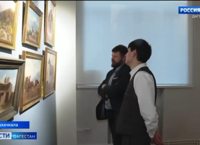 Тульский музей изобразительных искусств привез в Дагестан коллекцию картин русских художников XIX-XX веков.