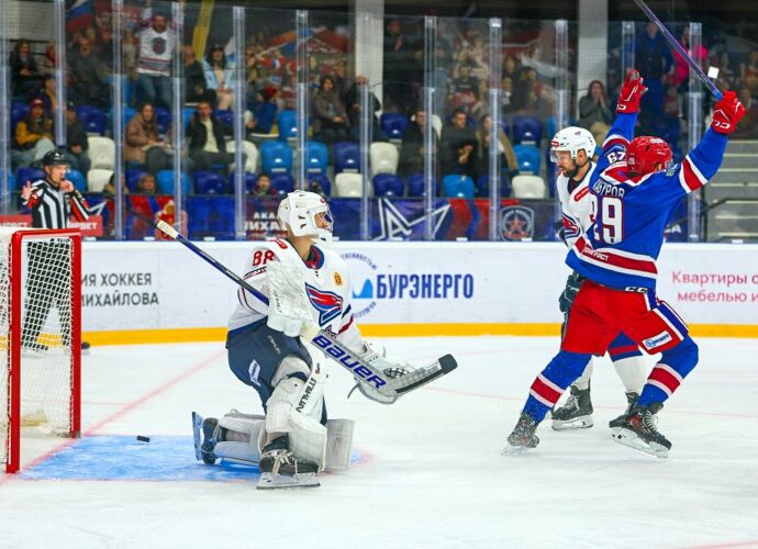 АКМ в домашнем матче выиграл у «Сокола»