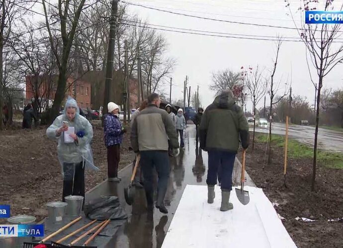 В Туле высажены деревья на новом участке велодорожки «Лев Толстой»