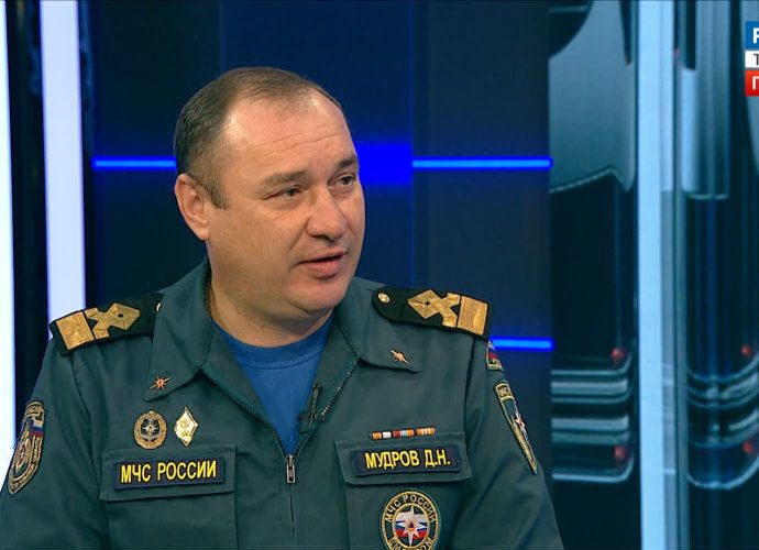 Кто не рискует, тот не рыбачит зимой. Сегодня мы поговорим о том, как безопасно наслаждаться любимым хобби, о закрытии навигации и о новшествах в законодательстве. У нас в гостях — начальник отдела безопасности людей на водных объектах Главного управления МЧС России по Тульской области Дмитрий Мудров.