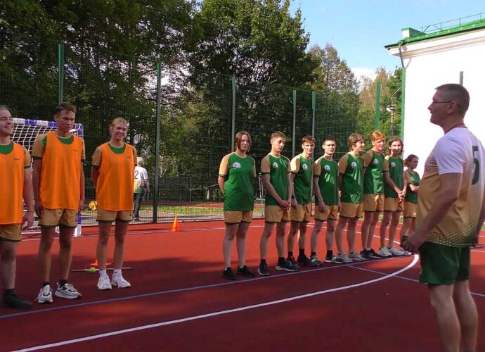 Яснополянская школа провела спортивную олимпиаду для учеников, педагогов и родителей