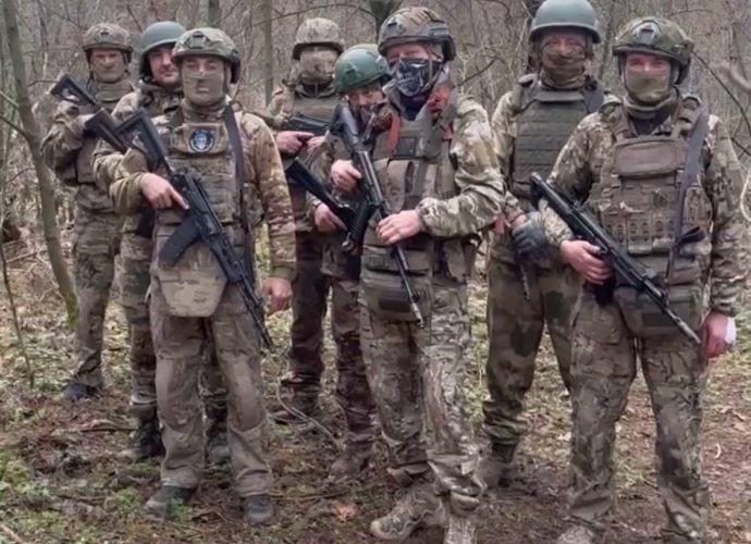 Бойцы тульской 106-ой гвардейской воздушно-десантной дивизии, принимающие участие в СВО, поздравили женщин с Днём матери 30 ноября.