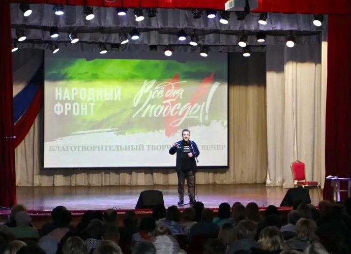В Суворове прошёл творческий вечер юмориста Александра Морозова