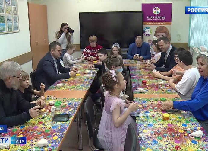 Депутаты Тульской областной Думы устроили праздник для детей в больнице