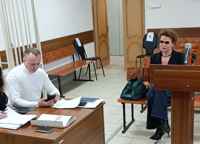 Щёкинский межрайонный суд установил, что на предприятии «ПХ «Лазаревское» были допущены грубые нарушения санитарно-эпидемиологических требований, и назначил наказание в виде административного приостановления работы цеха на 90 суток.