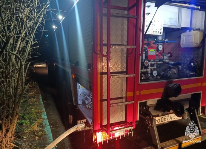 В Туле на улице Волкова произошёл пожар в квартире на первом этаже многоквартирного дома.