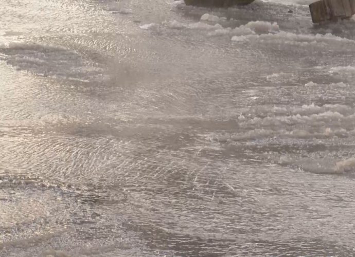 Часть Пролетарского района осталась без воды из-за прорыва коммуникаций