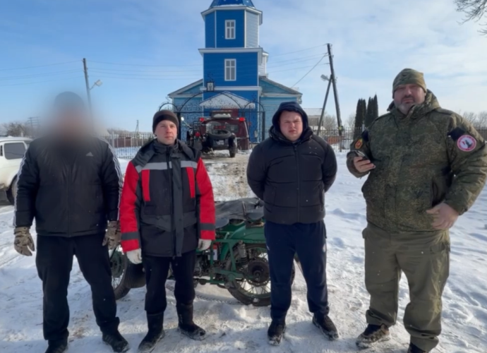 Жители Суворовского района передали военнослужащим 106-й дивизии мотоциклы и маскировочные сети