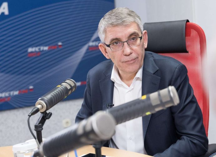 Губернатор Тульской области Дмитрий Миляев в эфире радиостанции «Вести FM» поделился воспоминаниями о своих детских мечтах и профессиональных устремлениях в юности.