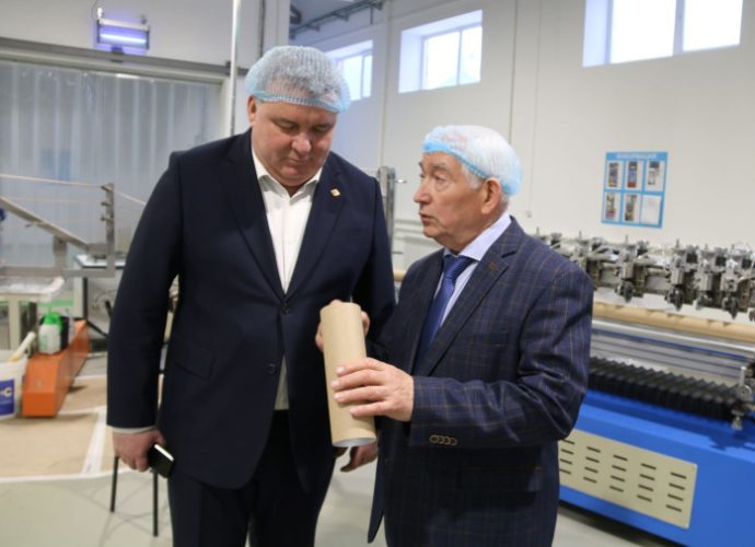 Илья Беспалов посетил Яснополянскую фабрику тары и упаковки