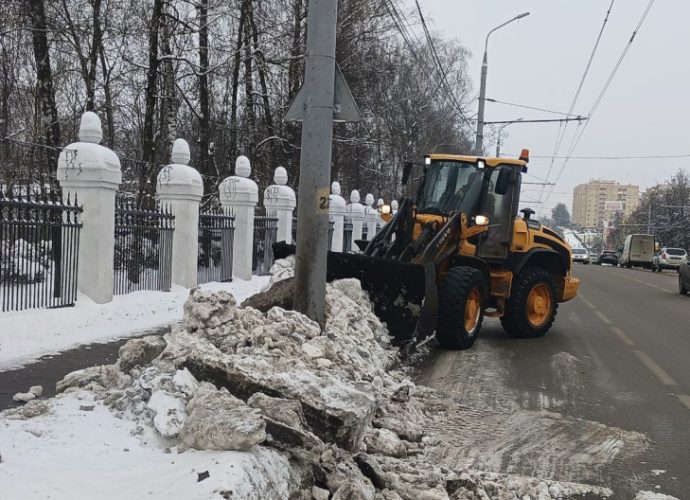 В Туле на уборку снега задействовано почти 300 единиц техники