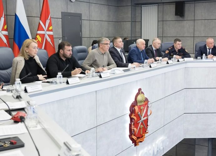 Губернатор провел оперативное совещание по ситуации в праздничные дни