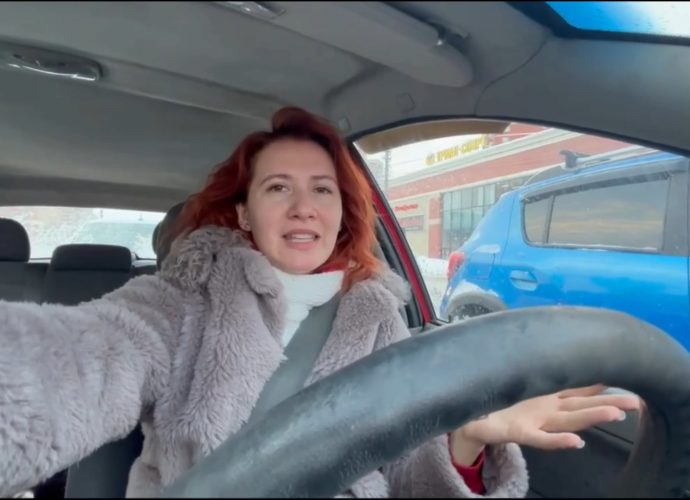 Утром 14 января жители южной части Тулы встали в пробку из-за ДТП.