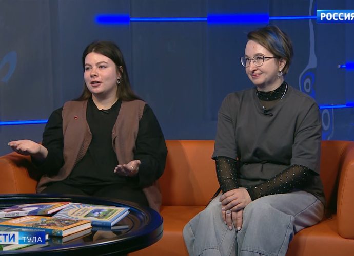 Чтение книги — художественной или научно-популярной — полезнее, чем прослушивание её аудиоверсии. Особенно важно показывать детям пример, что книга — лучший друг, и прививать им эту хорошую привычку.