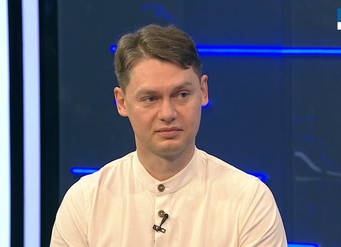 На днях из Китая вернулся Тульский филармонический симфонический оркестр. Коллектив провёл на гастролях почти месяц, побывал в десяти городах, представил пять концертных программ и дал в общей сложности 13 концертов.