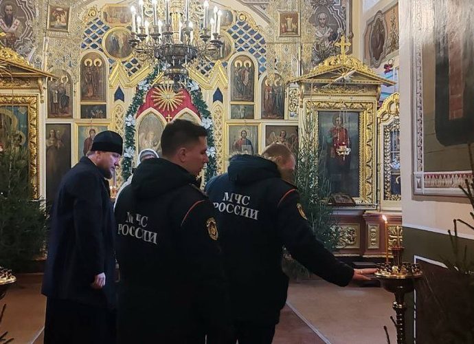 Спасатели провели профилактические визиты в храмы Тульской области